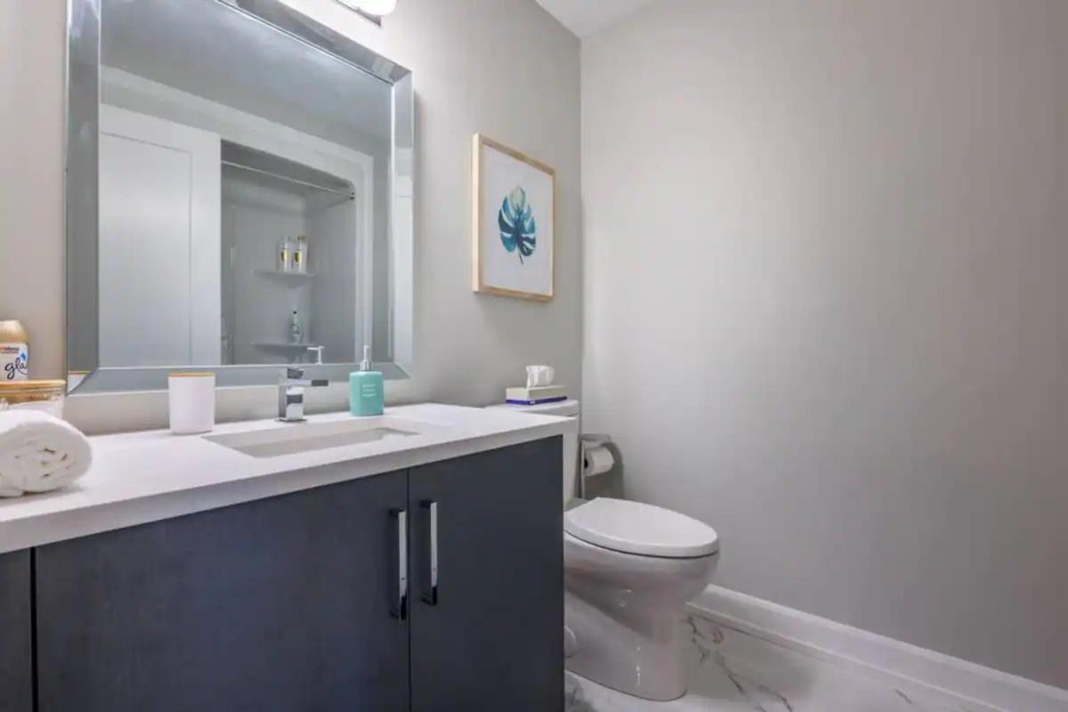 Modern 3Bdr 3 Bath, Garage, Backyard, Theater Apartment Niagara Falls Exterior photo